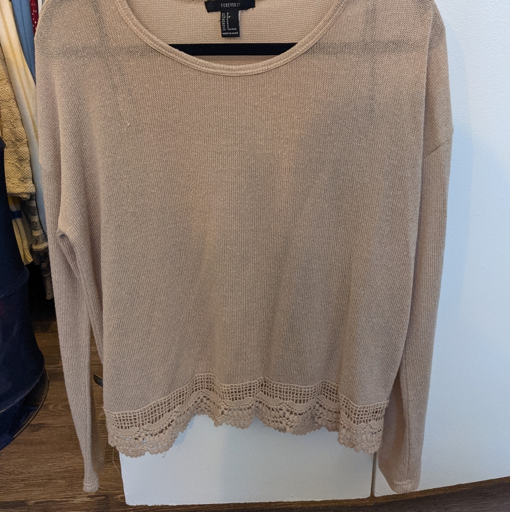 Taupe/cream sweater with lace hem
